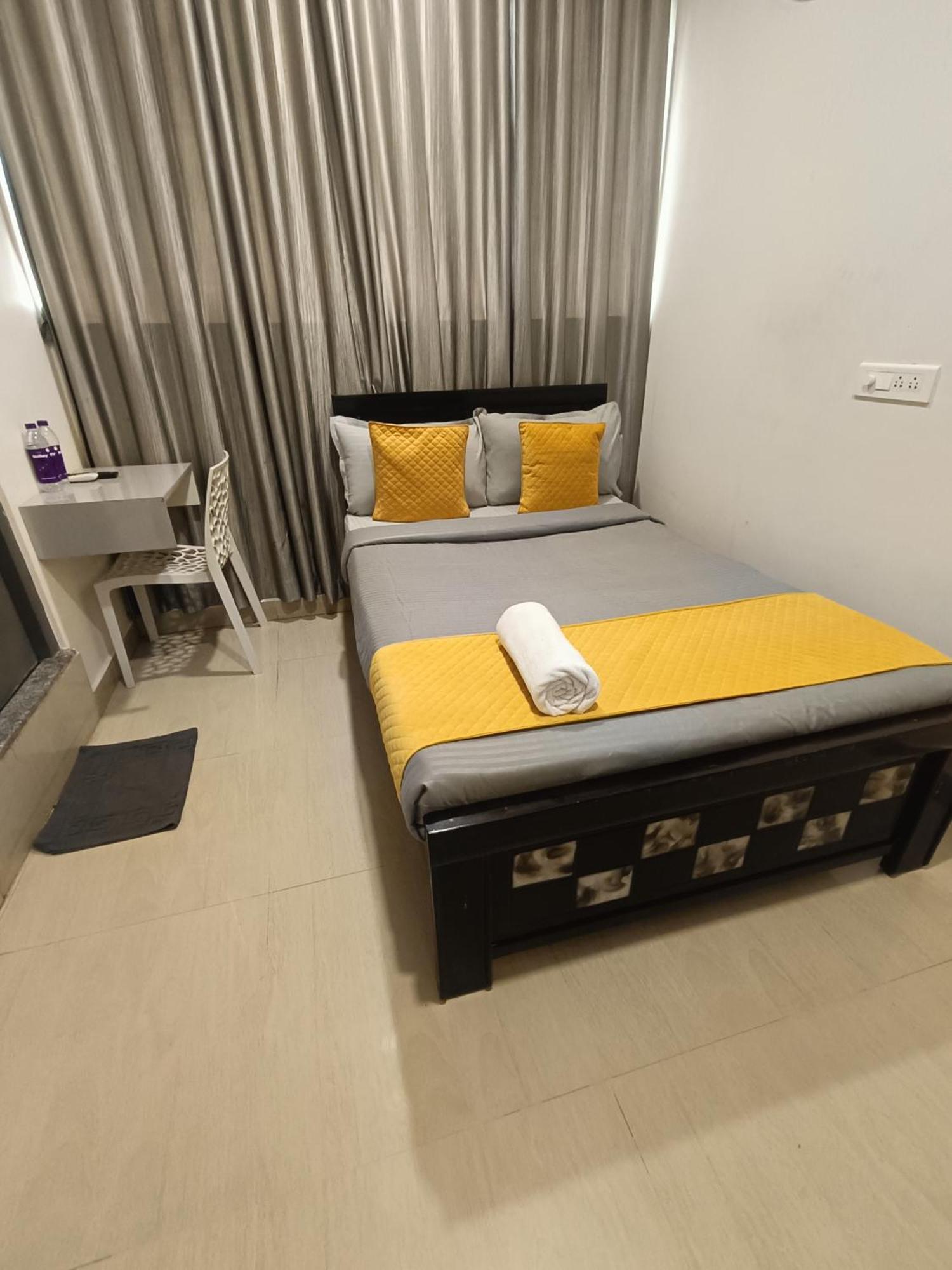 Yellow Bells Signature Hitec City Hyderabad Exterior foto